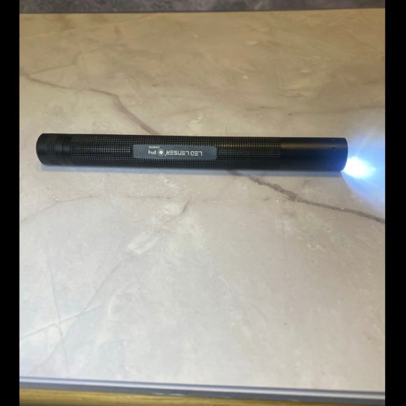 LED Lenser P4 Adjustable Focus Penlight - Picture 3 of 3